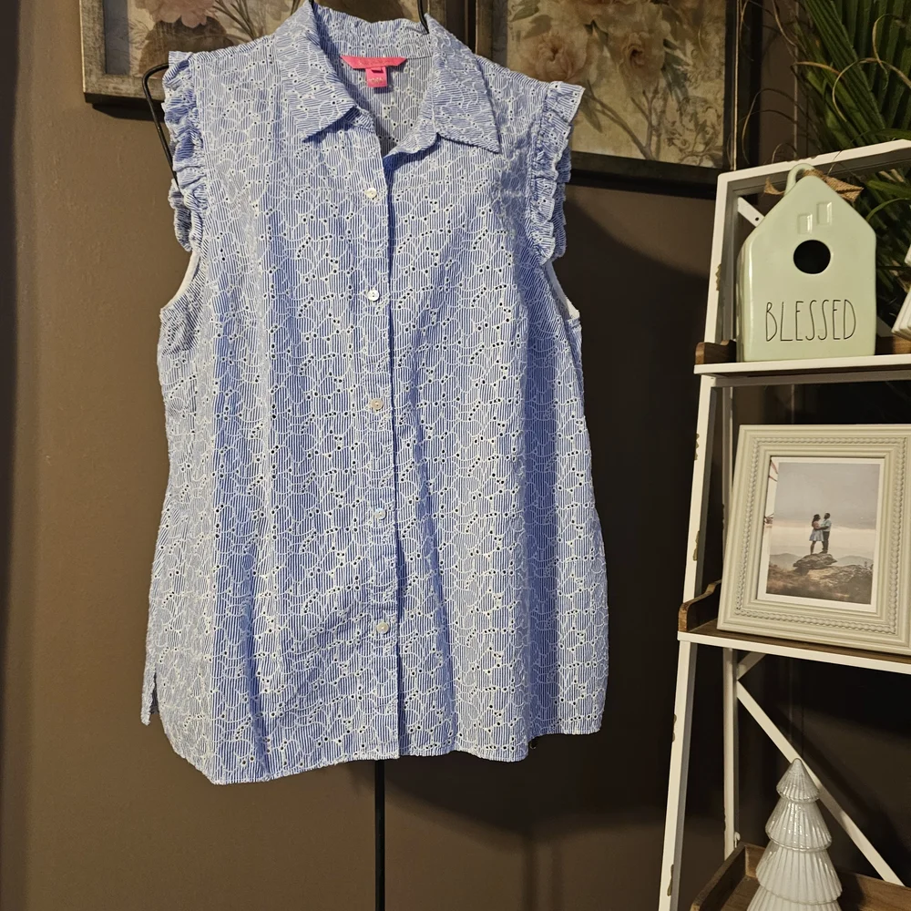 Lilly Pulitzer Blue and White Sleeveless Eyelet Blouse - Picture 1 of 2